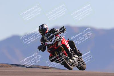 media/Nov-06-2023-Moto Forza (Mon) [[ce023d0744]]/3-Intermediate Group/Session 5 (Turn 9)/